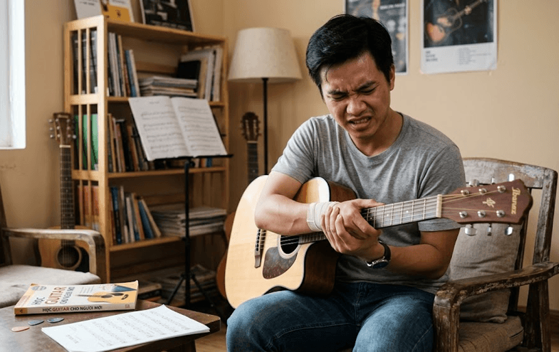 Tập Guitar Bị Đau Cổ Tay Có Nguy Hiểm Không? Nguyên Nhân Và Cách Khắc Phục
